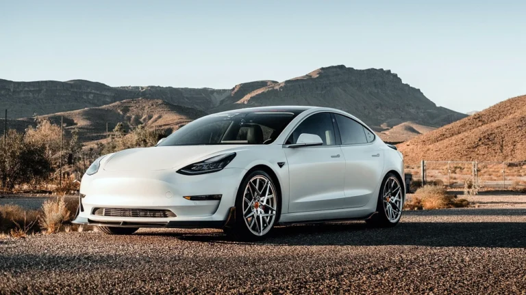 Otomotif Tesla 768x432